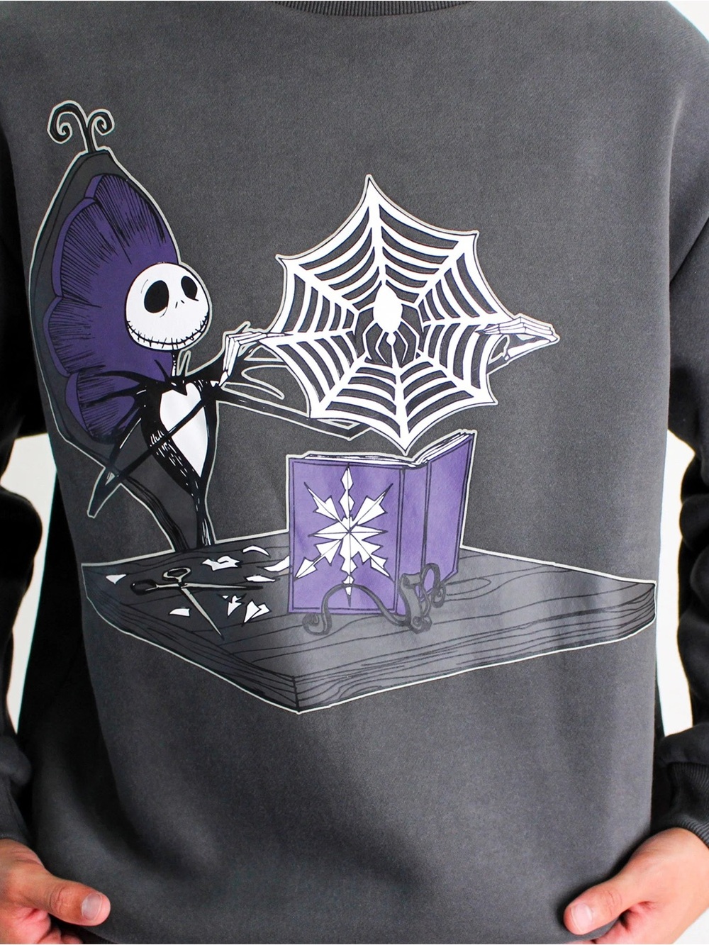 NWOT Cakeworthy Nightmare Before Christmas Making Christmas Crewneck Sweatshirt